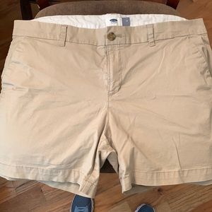 Old Navy khaki shorts size 16